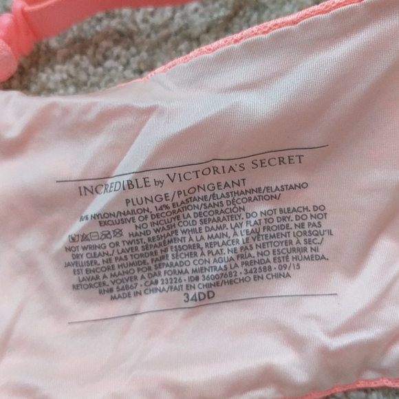 Victoria's Secret Incredible Neon Plunge B… - Picture 6 of 6